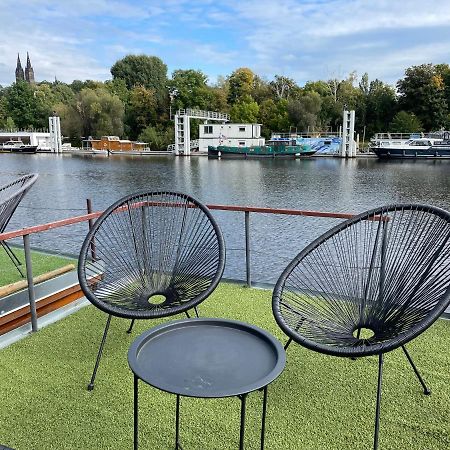Houseboat Ginger Prague Exterior photo