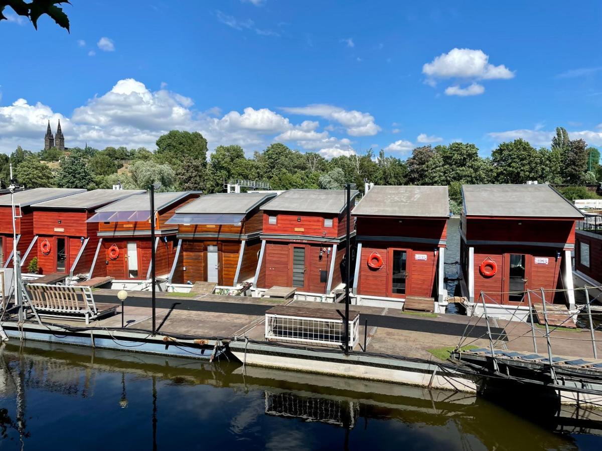 Houseboat Ginger Prague Exterior photo