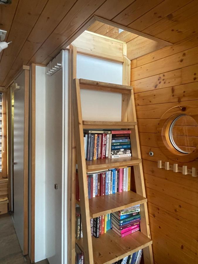 Houseboat Ginger Prague Exterior photo