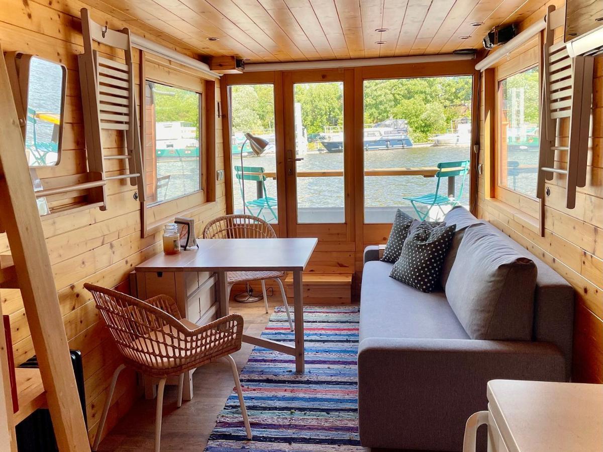 Houseboat Ginger Prague Exterior photo